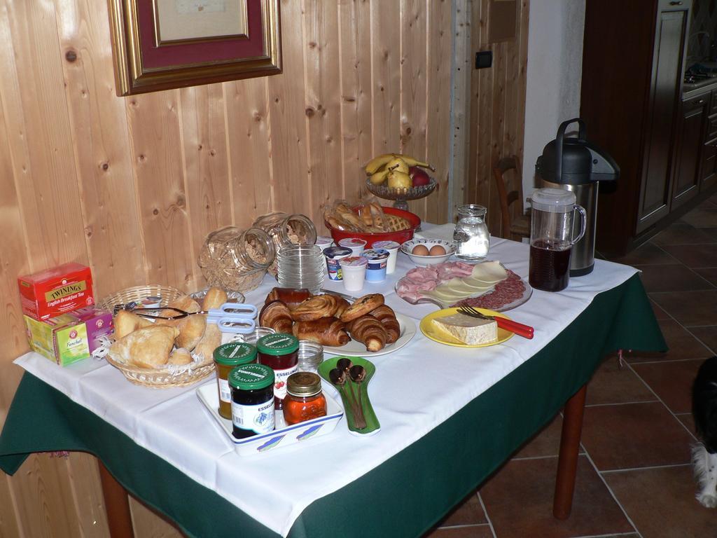 Bed and Breakfast La Via Del Sole Суза Экстерьер фото