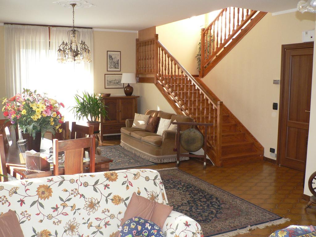 Bed and Breakfast La Via Del Sole Суза Экстерьер фото