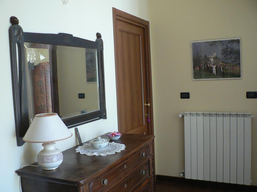 Bed and Breakfast La Via Del Sole Суза Экстерьер фото