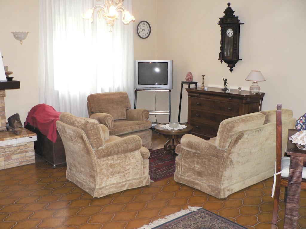 Bed and Breakfast La Via Del Sole Суза Экстерьер фото