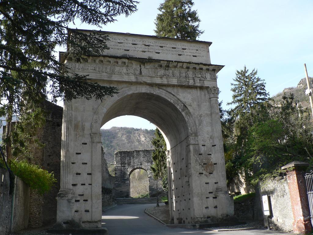 Bed and Breakfast La Via Del Sole Суза Экстерьер фото